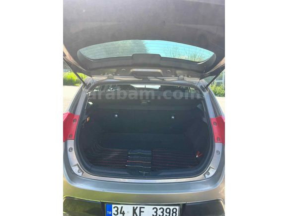 Sahibinden Toyota Auris 1.4 D-4D Active 2014 Model 