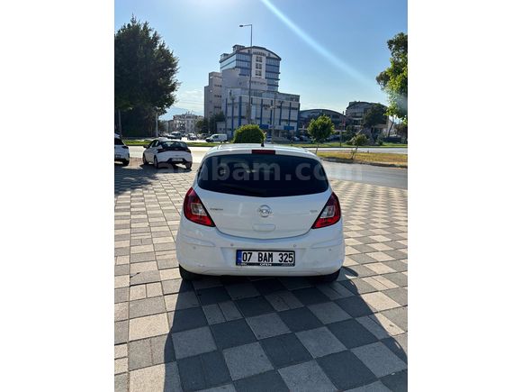 TEMİZ AİLE ARACI  MASRAFSIZ OPEL CORSA 1.3 CDTİ 2013