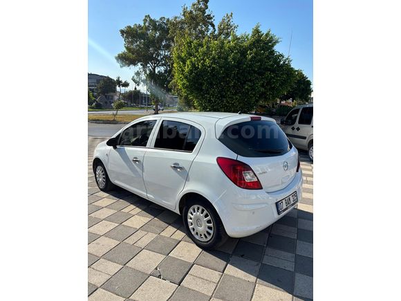 TEMİZ AİLE ARACI  MASRAFSIZ OPEL CORSA 1.3 CDTİ 2013