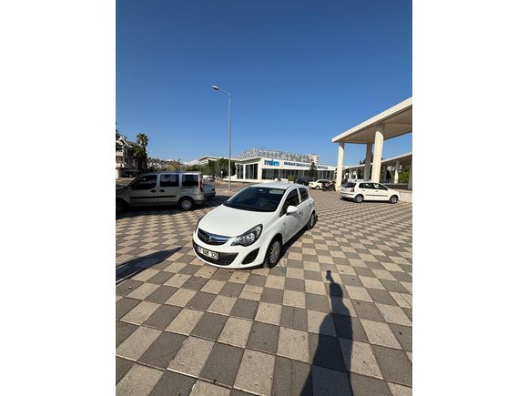 TEMİZ AİLE ARACI  MASRAFSIZ OPEL CORSA 1.3 CDTİ 2013