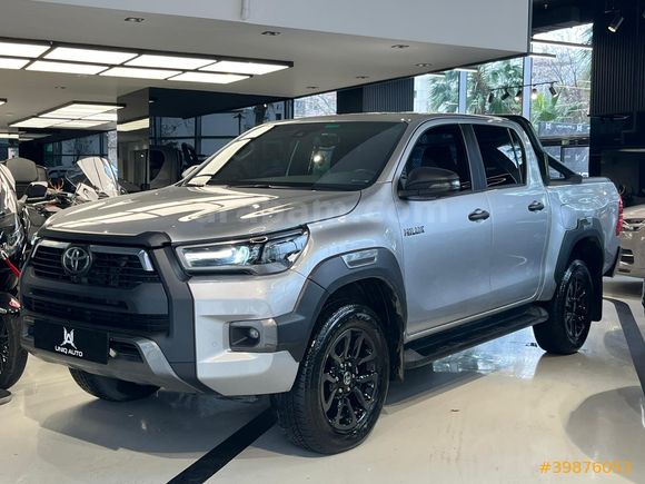 | UNIQ AUTO | 2025 TOYOTA HİLUX 2.4 INVİNCİBLE 4X4-FATURALI