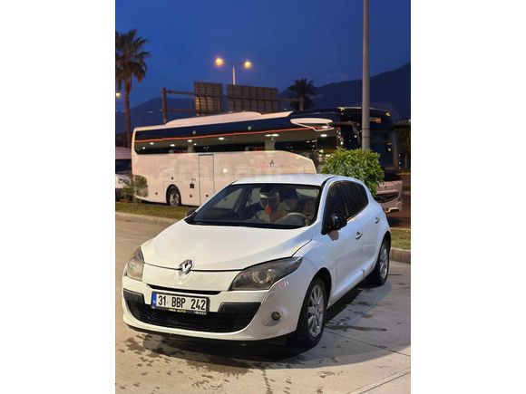 Sahibinden Renault Megane 1.5 dCi Privilege 2012 Model 