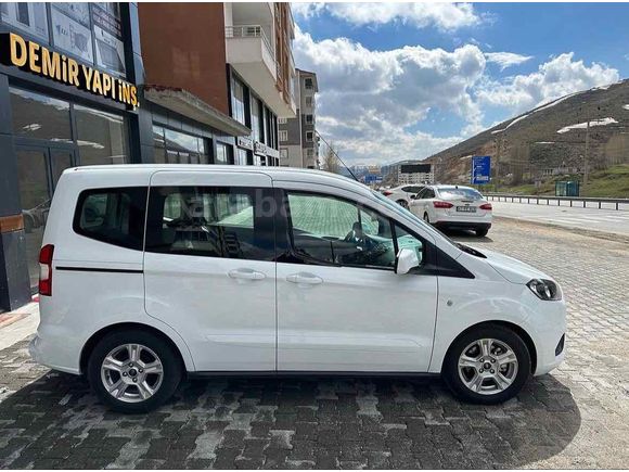 Sahibinden Ford Tourneo Courier 1.5 EcoBlue Deluxe 2023 Model 