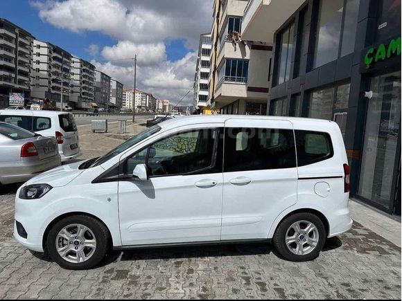 Sahibinden Ford Tourneo Courier 1.5 EcoBlue Deluxe 2023 Model 