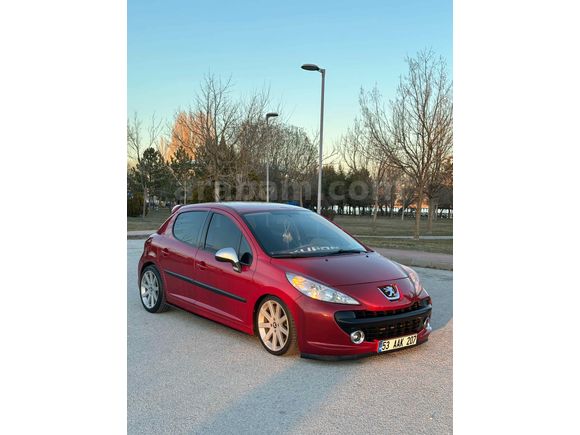 Sahibinden Peugeot 207 1.4 HDi Trendy 2006 Model  270.000 km Kırmızı