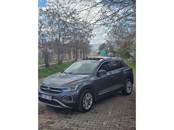 Bayi Çıkışlı 2024 T-Roc ?? Cam Tavan + Sunroof / 25 KM Sıfır Ayarında