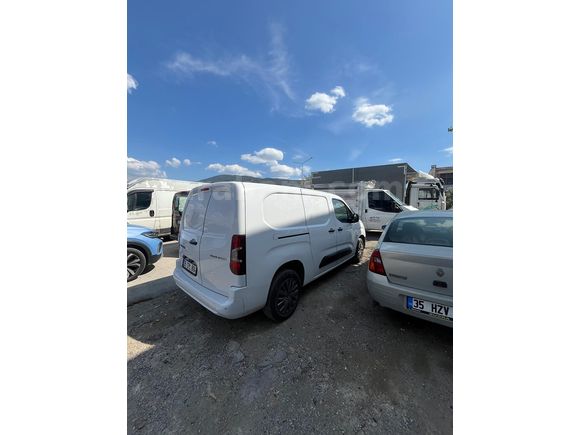 Sahibinden OTOMATİK VİTES Citroen Berlingo 1.5 BlueHDI 2025 Model 