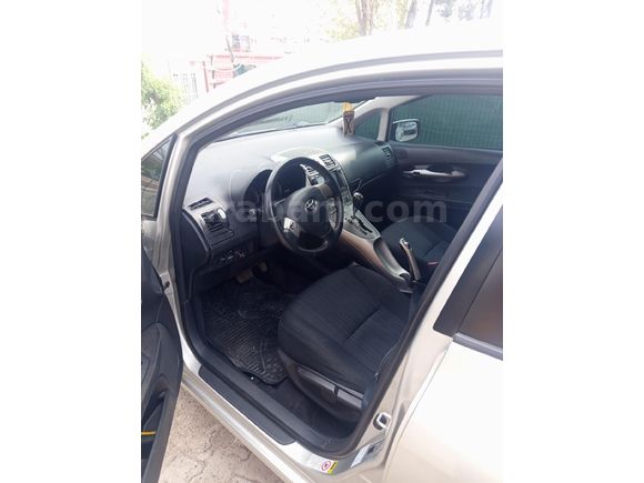 Sahibinden Toyota Auris 1.6 Elegant 2010 Model