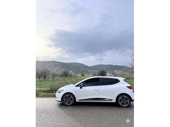 Sahibinden Renault Clio 0.9 TCe Icon 2013 Model  115.000 km Beyaz