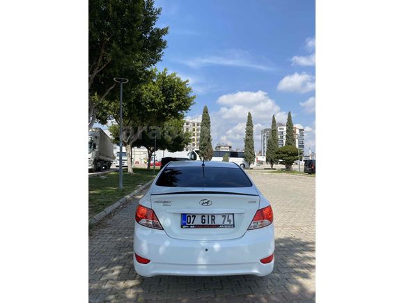 Sahibinden Hyundai Accent Blue 1.6 CRDI Mode Plus 2014 Model 
