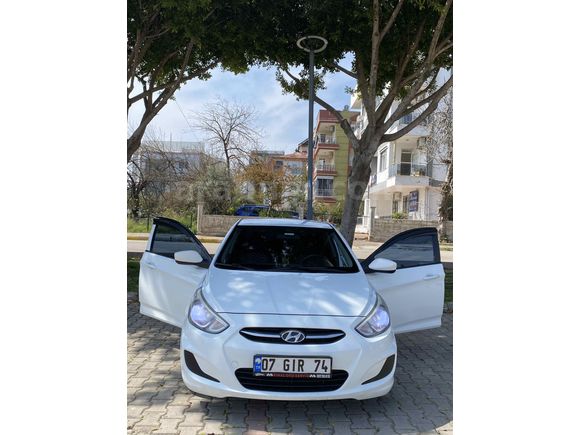 Sahibinden Hyundai Accent Blue 1.6 CRDI Mode Plus 2014 Model 