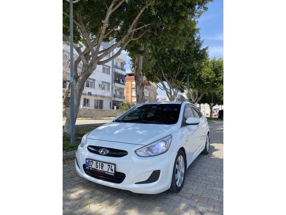 Sahibinden Hyundai Accent Blue 1.6 CRDI Mode Plus 2014 Model 