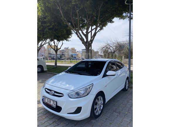 Sahibinden Hyundai Accent Blue 1.6 CRDI Mode Plus 2014 Model 