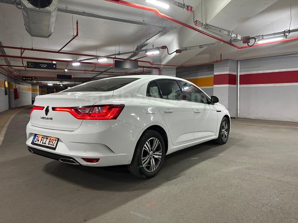 Sahibinden Renault Megane 1.5 Blue DCI Touch 2022 Model 