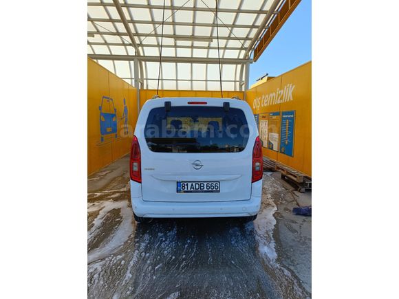 Sahibinden orjinal Opel Combo 1.5 CDTI Elegance 2023 Model