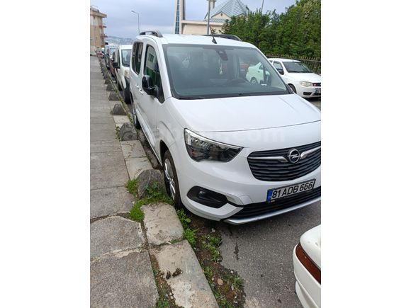 Sahibinden orjinal Opel Combo 1.5 CDTI Elegance 2023 Model