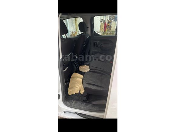 Sahibinden orjinal Opel Combo 1.5 CDTI Elegance 2023 Model