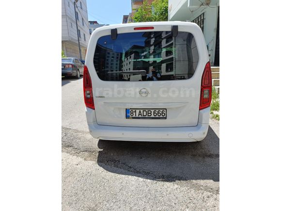 Sahibinden orjinal Opel Combo 1.5 CDTI Elegance 2023 Model