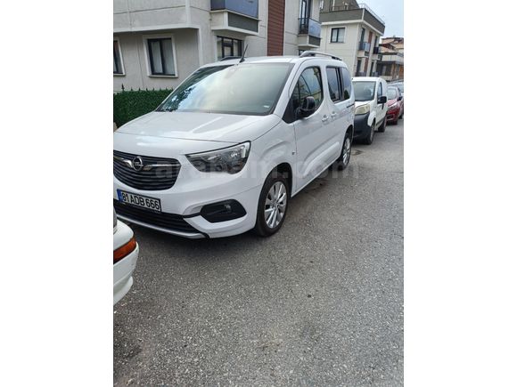 Sahibinden orjinal Opel Combo 1.5 CDTI Elegance 2023 Model