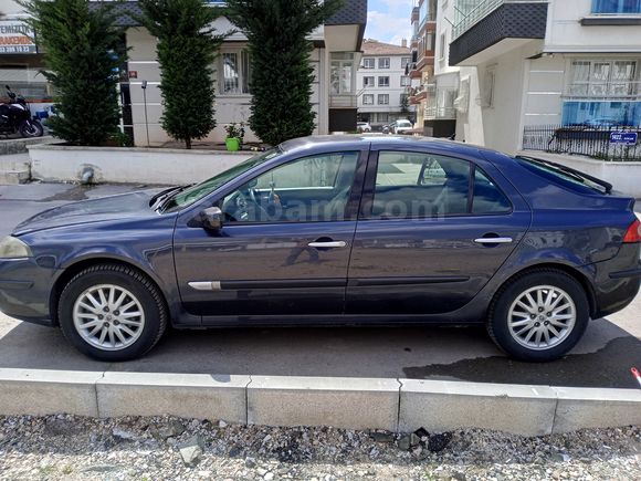 Sahibinden Renault Laguna 1.6 Privilege 2007 Model muyene yeni.periyodik bakımları yeni