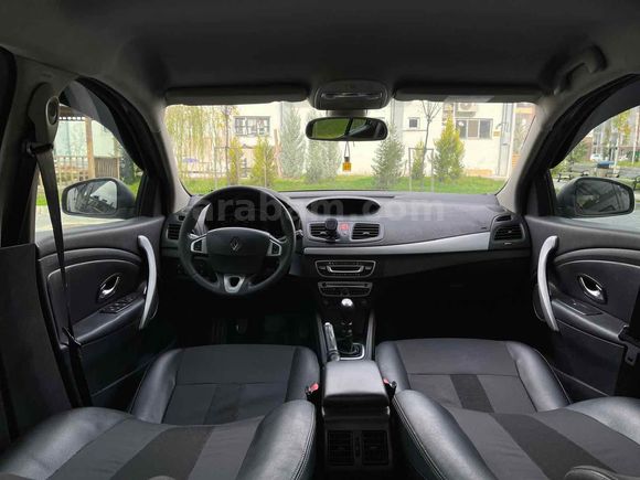 Sahibinden Renault Megane 1.5 dCi Dynamique 2011 Model  183.000 km Siyah