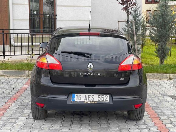 Sahibinden Renault Megane 1.5 dCi Dynamique 2011 Model  183.000 km Siyah