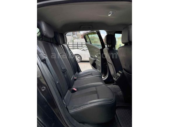 Sahibinden Renault Megane 1.5 dCi Dynamique 2011 Model  183.000 km Siyah