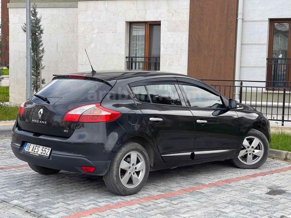 Sahibinden Renault Megane 1.5 dCi Dynamique 2011 Model  183.000 km Siyah