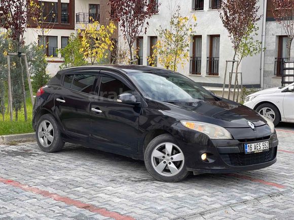 Sahibinden Renault Megane 1.5 dCi Dynamique 2011 Model  183.000 km Siyah