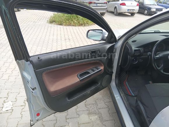Sahibinden Volkswagen Passat 1.8 2000 Model