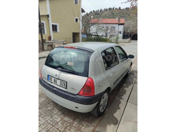 Sahibinden Renault Clio 1.4 RTA 2000 Model