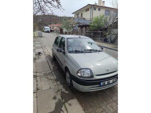 Sahibinden Renault Clio 1.4 RTA 2000 Model