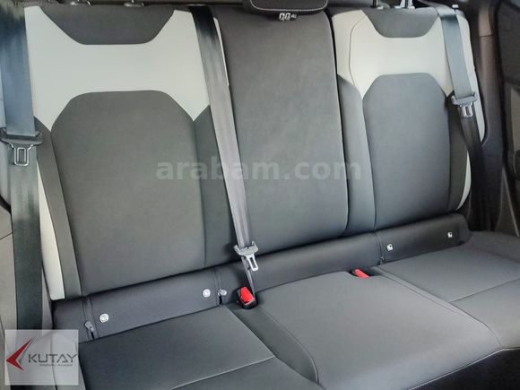 Kutay Bodrum'dan 2025 Duster Full Hybrid Otomatik %20KDV