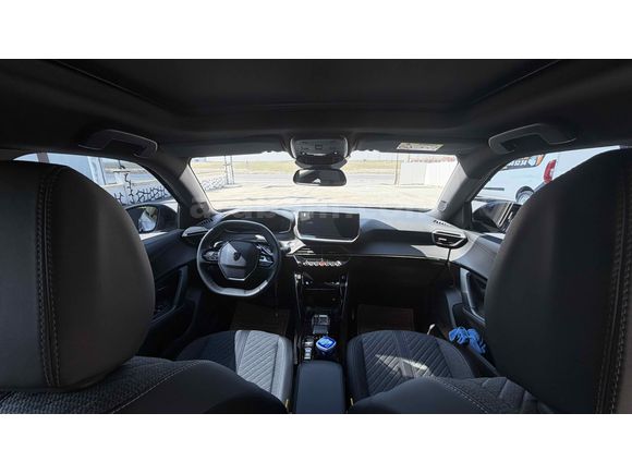 Sahibinden Peugeot 2008 1.2 PureTech Allure 2025 Model 