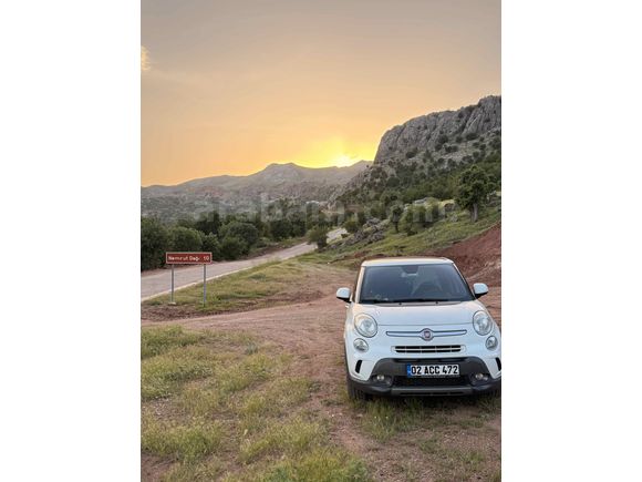 Hata Boya Yok  Fiat 500 Ailesi 500L 1.3 Mjet RockStar 2015 Model  142000 km Beyaz