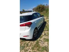 BOYASIZ, TRAMERSİZ, BAKIMLI, GARAJ ARABASI!!!

Sahibinden Hyundai i20 1.4 MPI Elite 2017 Model 