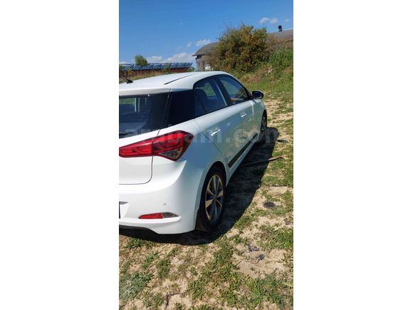 BOYASIZ, TRAMERSİZ, BAKIMLI, GARAJ ARABASI!!!

Sahibinden Hyundai i20 1.4 MPI Elite 2017 Model 