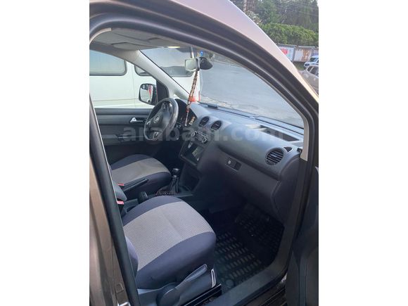 Memurdan Volkswagen Caddy 1.6 TDI Comfortline 2012 Model 2 parça lokal  işaretli olan kadar yer boyalı görmek için fotoğraflar kısmına bakın