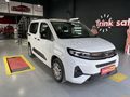 Galeriden Opel Combo 1.5 CDTI Essential 2025 Model İstanbul 8.785 km Beyaz