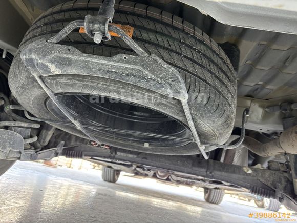 Galeriden Opel Combo 1.5 CDTI Essential 2025 Model İstanbul 8.785 km Beyaz