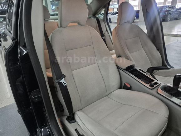 2009 BOYASIZ İLK ELDEN EMSALSİZ VOLVO S40 1.6 D 120 BİN KM'DE 109 HP