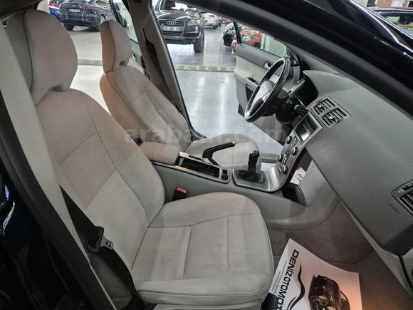 2009 BOYASIZ İLK ELDEN EMSALSİZ VOLVO S40 1.6 D 120 BİN KM'DE 109 HP