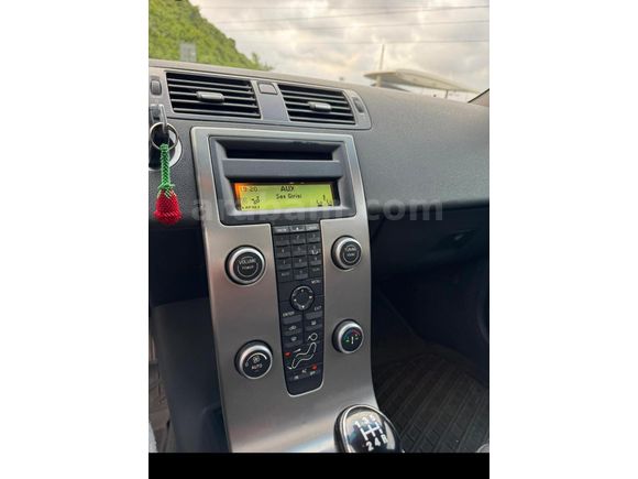 Sahibinden Volvo S40 1.6 D Dynamic 2008 Model  300.000 km Gri (Gümüş)