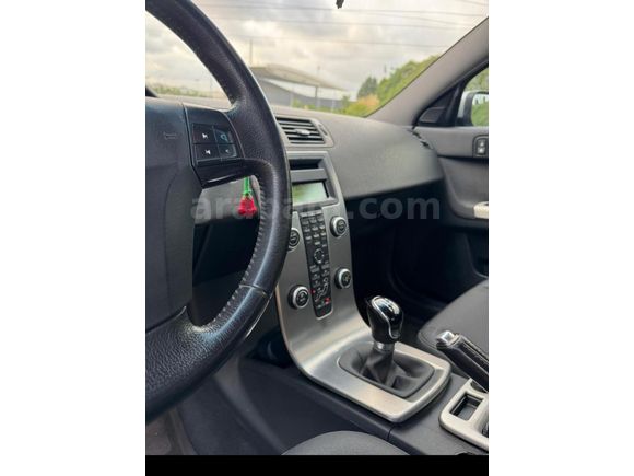 Sahibinden Volvo S40 1.6 D Dynamic 2008 Model  300.000 km Gri (Gümüş)