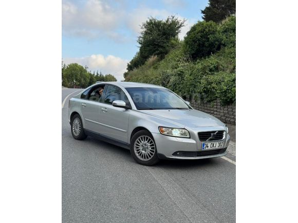 Sahibinden Volvo S40 1.6 D Dynamic 2008 Model  300.000 km Gri (Gümüş)