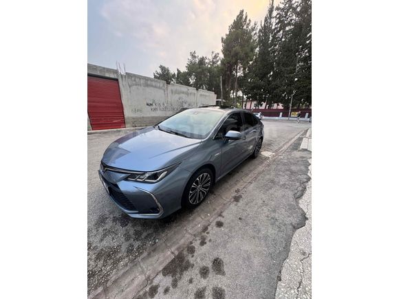 Sahibinden Toyota Corolla 1.8 Hybrid Flame X-Pack 2020 Model  146.000 km Gri (metalik)