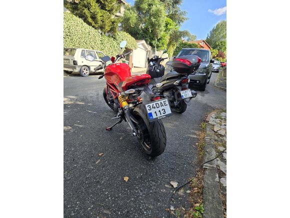 4900 km'de. Desmo kayışı değişti. Kazasız