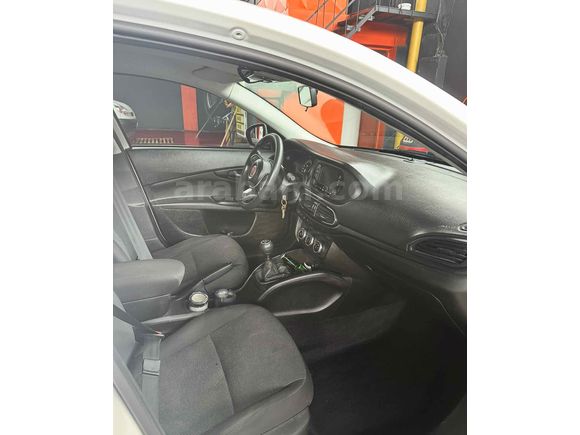 Sahibinden Fiat Egea 1.4 Fire Easy 2022 Model  68.000 km Beyaz