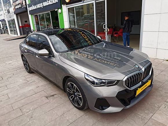 RASYONEL'DEN 2023 BMW 520 D XDRİVE HATASIZ 55 BİNDE TRAMERSİZ