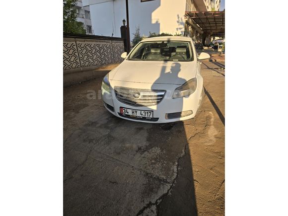 Sahibinden Opel Insignia 2.0 CDTI Cosmo 2012 Model  550.000 km Beyaz